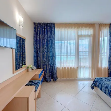 Отель Blue Bay 3*